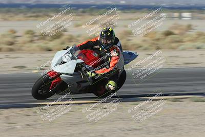 media/Sep-20-2025-Race Pace (Sat) [[d4e1b33f4d]]/Non Verified/Turn 4 Inside (8am)/